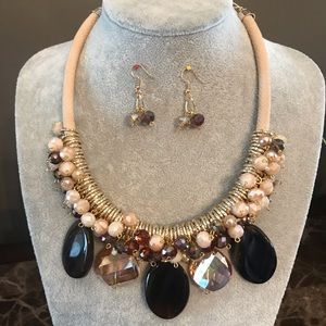 🆕 Stunning Necklace!